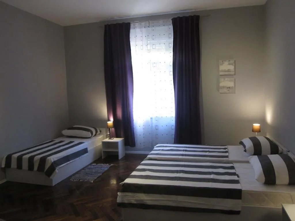 Guest House Ilona Pula 3*,
